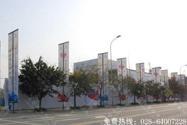 成都优品道广场户外大型广告制作案例